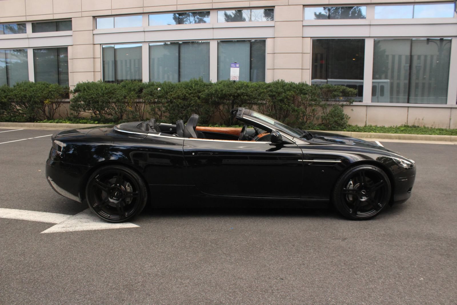 Used 2006 Aston Martin DB9 Volante RWD image 10