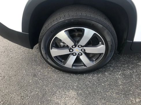 Used 2020 Chevrolet Traverse LT w/ LT Premium Package image 47