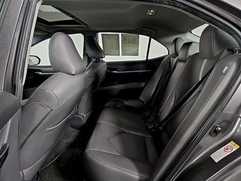 Used 2018 Toyota Camry LE w/ Moonroof Package image 10