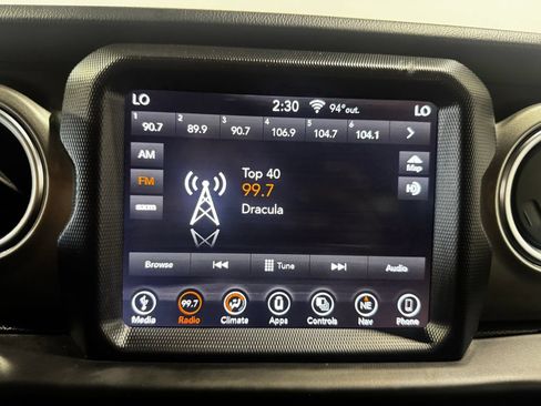 Used 2019 Jeep Wrangler Unlimited Sahara w/ Uconnect 4C Nav & Sound Group AWD/4WD image 13