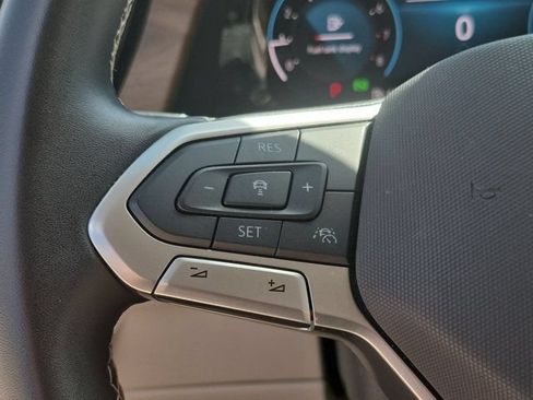Used 2025 Volkswagen Atlas SE FWD image 20
