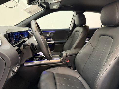 Used 2025 Mercedes-Benz GLA 250 image 7