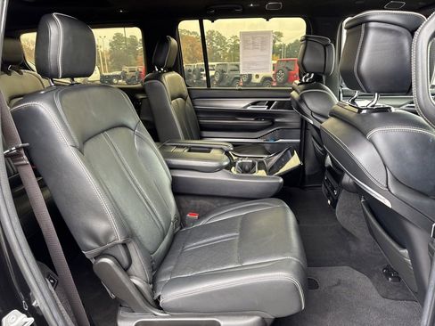 Used 2022 Jeep Grand Wagoneer Series II image 21