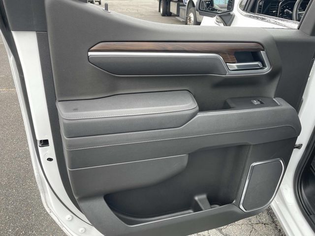 Used 2025 GMC Sierra 1500 SLT AWD/4WD image 17