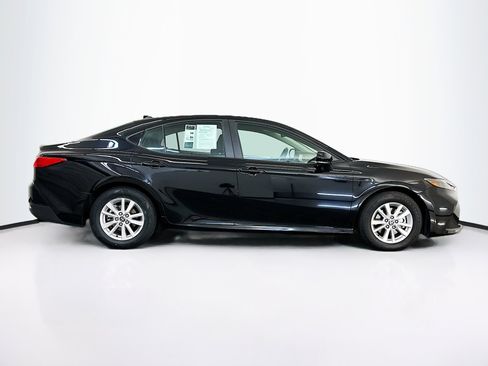 Used 2025 Toyota Camry LE image 10