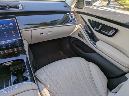 Used 2022 Mercedes-Benz S 500 4MATIC image 18