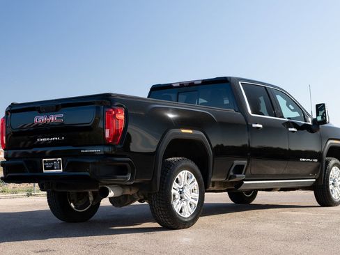 Used 2022 GMC Sierra 3500 Denali w/ Denali Ultimate Package AWD/4WD image 4