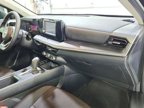 Used 2025 Nissan Kicks S FWD image 22