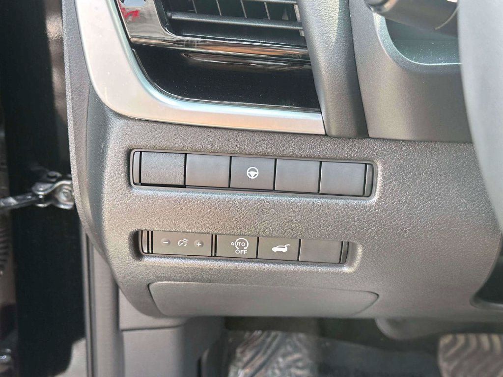 Used 2024 Nissan Rogue SL w/ SL Premium Package AWD/4WD image 22