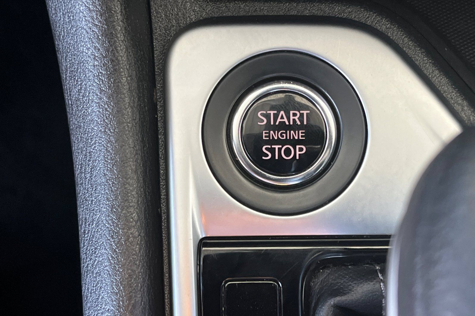 Used 2024 Nissan Sentra SV FWD image 33