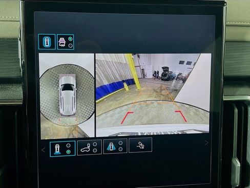 Used 2024 GMC Acadia Elevation image 14