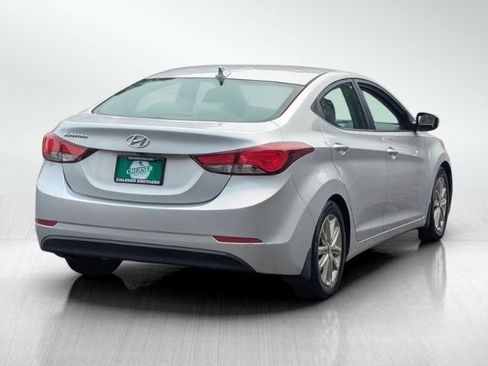 Used 2014 Hyundai Elantra SE w/ Option Group 02 FWD image 4