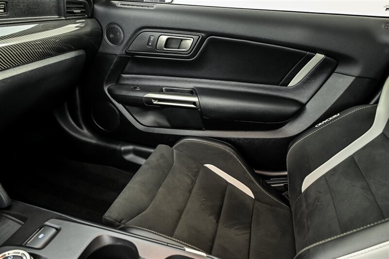 Used 2021 Ford Mustang Shelby GT500 w/ Carbon Fiber Track Pack RWD image 44