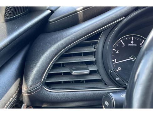Used 2022 MAZDA MAZDA3 s FWD image 29