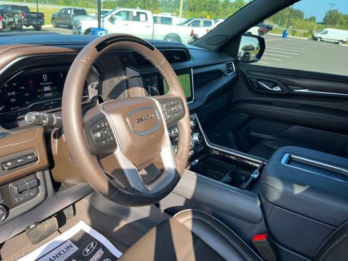 Used 2024 GMC Yukon Denali w/ Denali Reserve Package AWD/4WD image 14