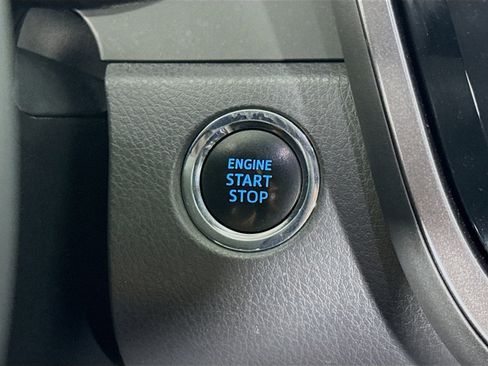 Used 2019 Toyota Camry XLE image 20