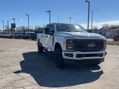 Used 2023 Ford F250 XL w/ STX Appearance Package image 3