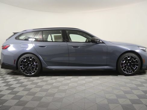 New 2027 BMW M5 Touring AWD/4WD image 2