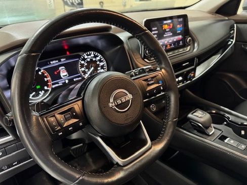 Used 2023 Nissan Rogue SL image 4