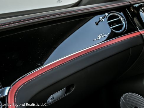 Used 2024 Bentley Flying Spur W12 image 44