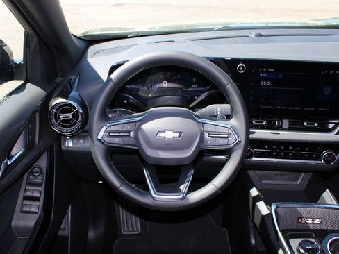 New 2026 Chevrolet Equinox LT w/ Convenience Package II image 9