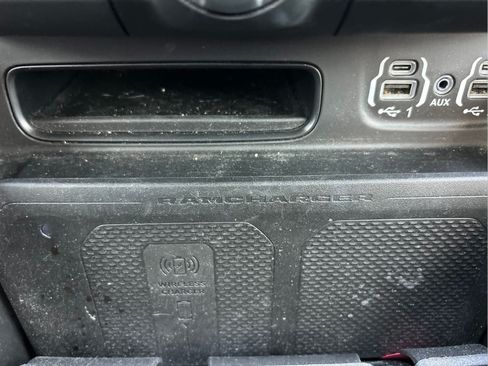 Used 2024 RAM 1500 Laramie AWD/4WD image 32
