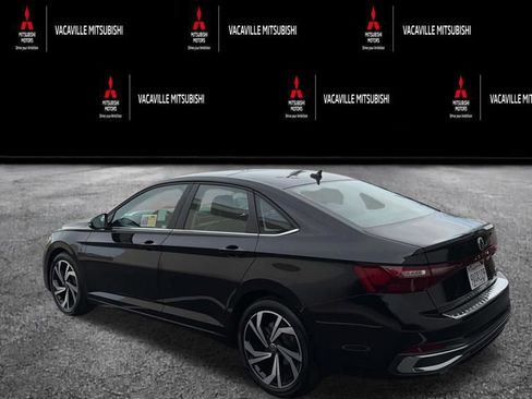 Used 2025 Volkswagen Jetta SEL FWD image 5