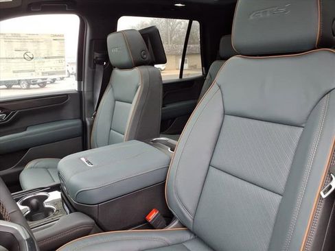 New 2026 GMC Yukon AT4 image 5