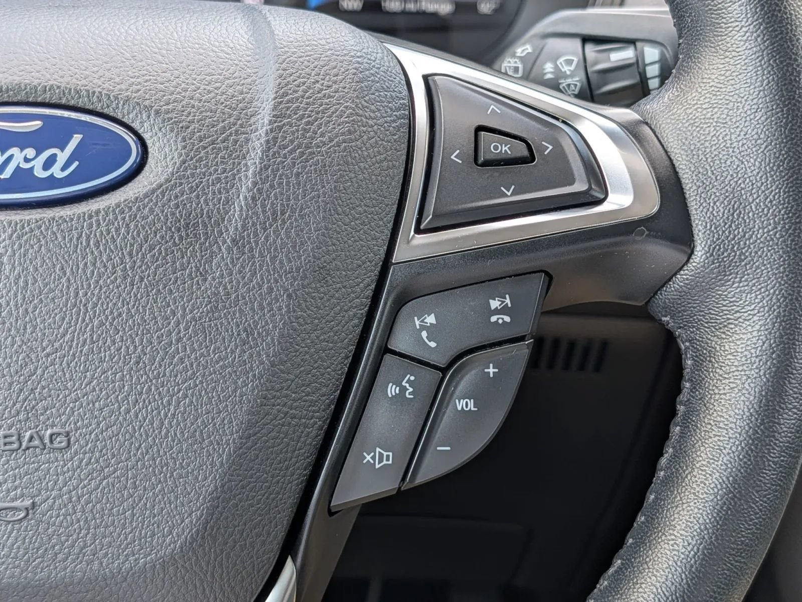 Used 2024 Ford Edge Titanium AWD/4WD image 22