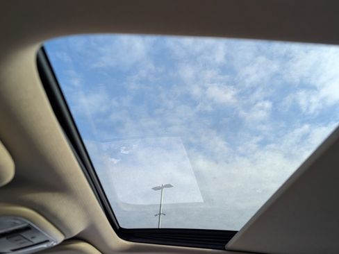 Used 2015 Jeep Grand Cherokee Overland image 15