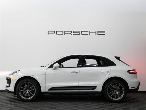 Certified 2023 Porsche Macan AWD/4WD image 2