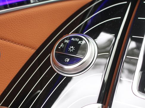 New 2026 Mercedes-Benz S 580e 4MATIC Sedan image 23