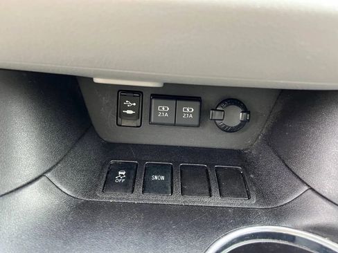 Used 2019 Toyota Highlander Plus image 35