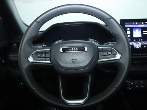 Used 2023 Jeep Compass Altitude image 21