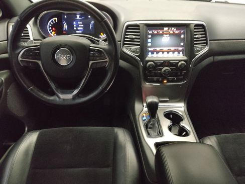 Used 2017 Jeep Grand Cherokee Altitude image 22