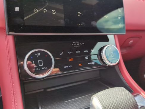 Used 2024 Jaguar F-PACE SVR AWD/4WD image 11