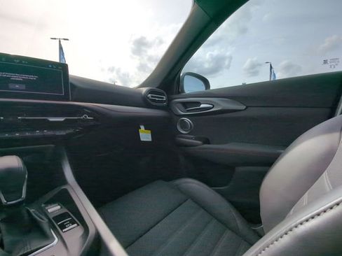 Used 2024 Dodge Hornet R/T Plus w/ Tech Pack Plus w/o Parking image 3