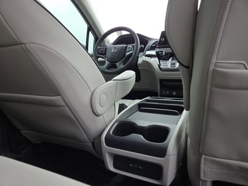 New 2026 Honda Odyssey Touring image 25