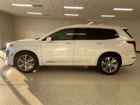 Used 2024 Cadillac XT6 Premium Luxury w/ Technology Package image 14