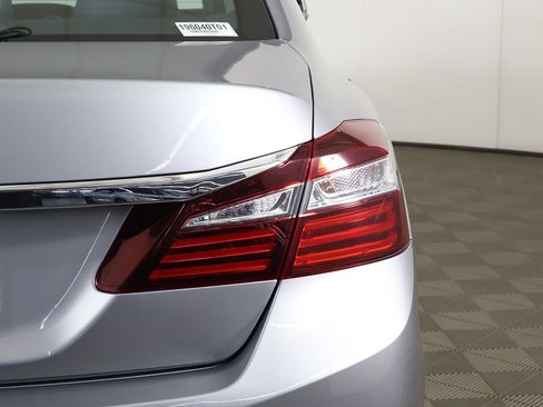 Used 2017 Honda Accord EX image 13