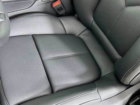 New 2026 Porsche Macan image 22