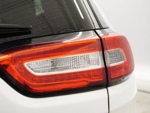 Used 2016 Jeep Cherokee Overland w/ Technology Group image 12