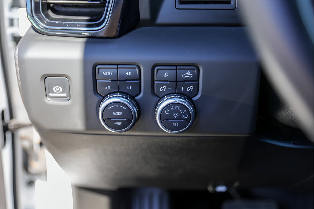 Certified 2025 GMC Sierra 1500 AT4 AWD/4WD image 17