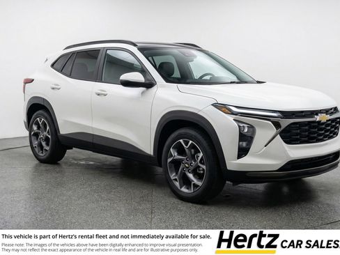 Used 2025 Chevrolet Trax LT w/ LT Convenience Package FWD image 1