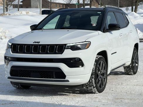 Used 2025 Jeep Compass Limited w/ High Altitude Package AWD/4WD image 37