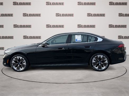 Certified 2025 BMW i5 xDrive40 w/ Premium Package image 2