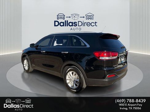 Used 2017 Kia Sorento LX image 8