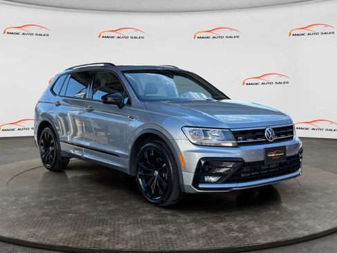 Used 2021 Volkswagen Tiguan SE R-Line w/ 3rd Row Seat Package image 43