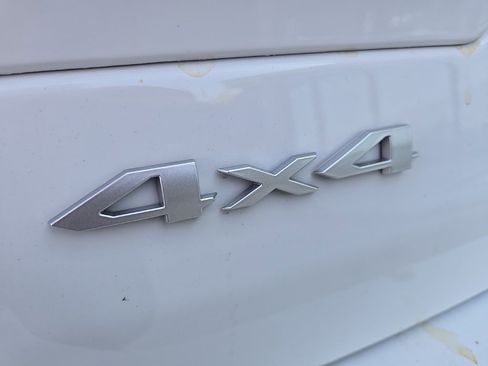 New 2025 Jeep Grand Cherokee Limited w/ Luxury Tech Group II image 18