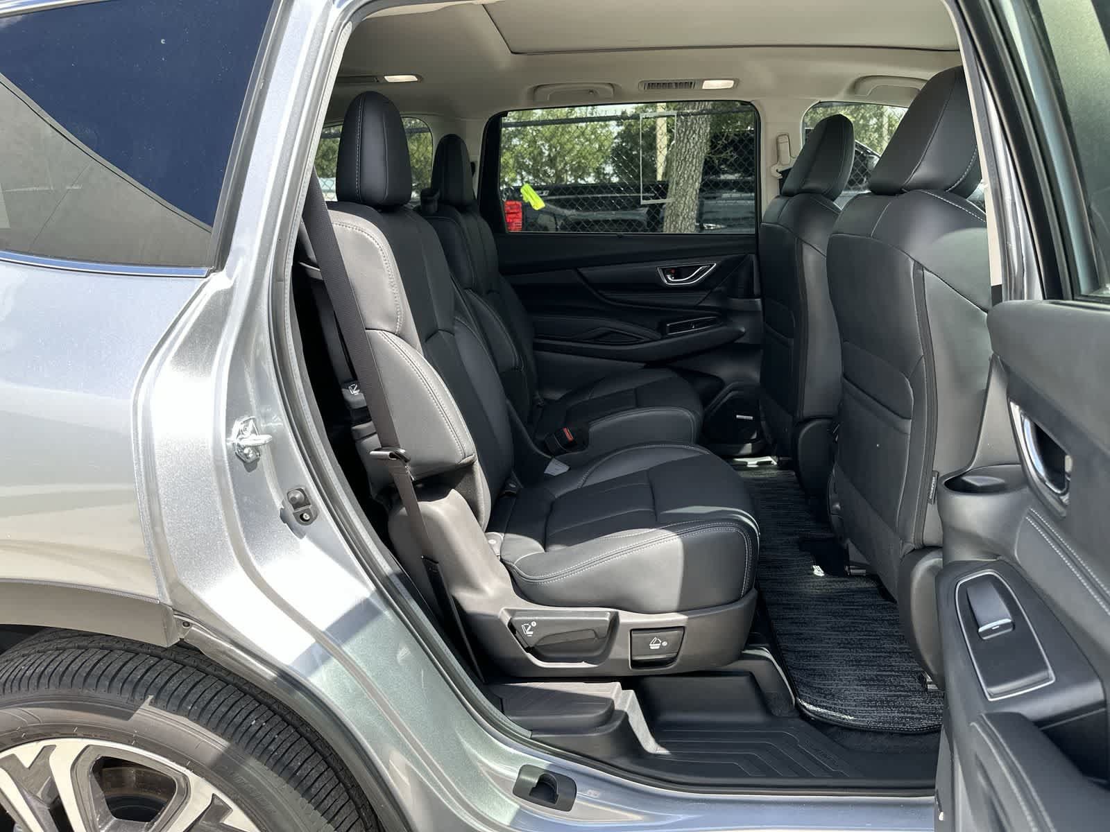 Used 2025 Subaru Ascent Limited AWD/4WD image 17